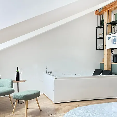Lejlighed Jacuzzi Premium With Air Conditioning, Main Square